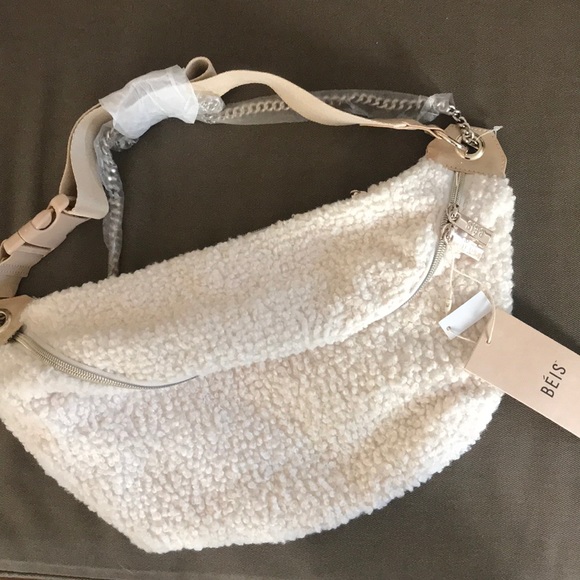 beis fanny pack
